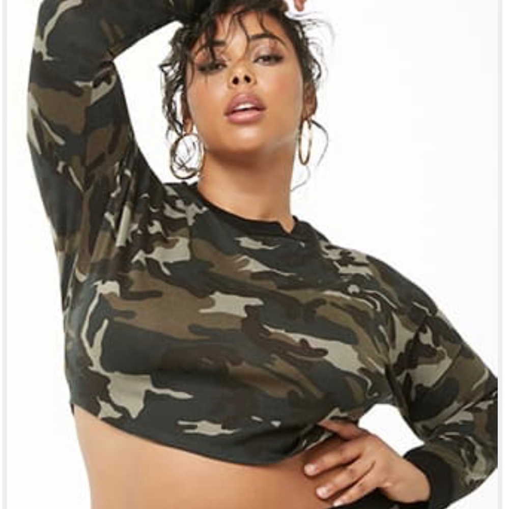 Plus size Camo Crop Top